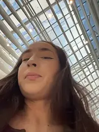 Holly_Play stripchat stream image, 17.04.2026 12:00