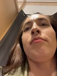 Holly_Play stripchat stream image, 17.04.2026 12:00