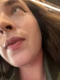 Holly_Play stripchat stream image, 17.04.2026 12:00