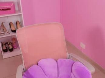 little_effy18_ chaturbate stream image, 23.04.2026 00:30