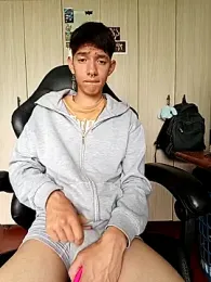 heyy_noah11 stripchat stream image, 02.05.2026 17:20