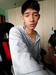 heyy_noah11 stripchat stream image, 02.05.2026 17:20