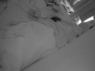 voyeurcam-julmodels-whitebed-4 camsoda stream image, 05.05.2026 14:10