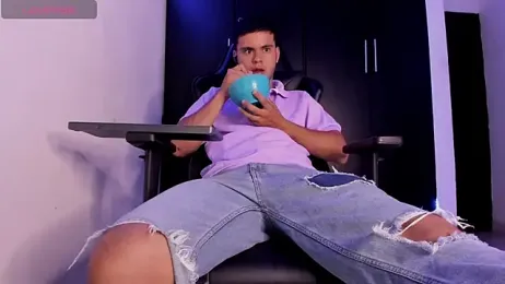Liam_Mateo stripchat stream image, 12.05.2026 04:40