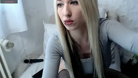 Julia-Sugar stripchat stream image, 17.05.2026 12:10