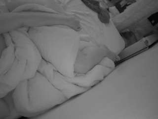 voyeurcam-julmodels-whitebed-4 camsoda stream image, 16.05.2026 16:10