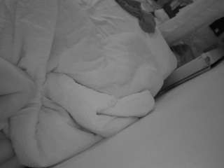 voyeurcam-julmodels-whitebed-4 camsoda stream image, 16.05.2026 16:10