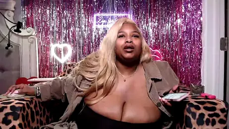 BigFineSelena stripchat stream image