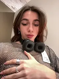 Lily__Belle stripchat stream image