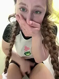 FroggyAnna stripchat stream image, 05.06.2026 16:30