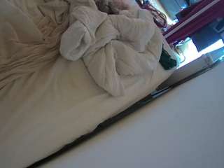 voyeurcam-julmodels-whitebed-4 camsoda stream image, 16.06.2026 12:00