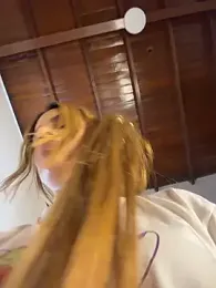 emiss_ stripchat stream image, 17.06.2026 16:00