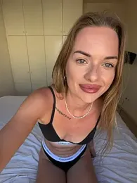 ElenaRebelle stripchat stream image, 04.07.2026 05:10