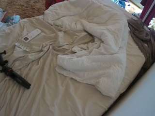 voyeurcam-julmodels-whitebed-4 camsoda stream image, 24.06.2026 06:30