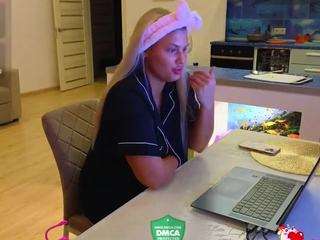 rabbits-couplee camsoda stream image