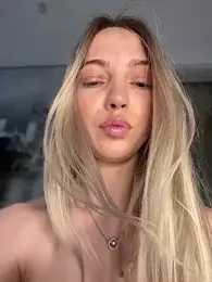 Adelina0001 stripchat stream image