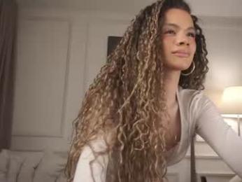 naomigomezz chaturbate stream image, 10.08.2026 01:50