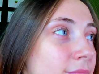 lexi-split camsoda stream image, 17.08.2026 01:00