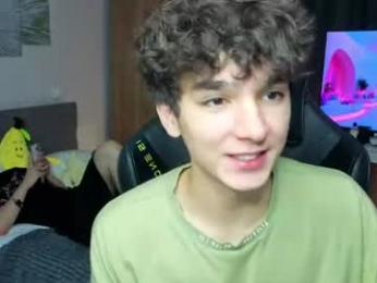 em_chipsi chaturbate stream image, 26.08.2026 19:00