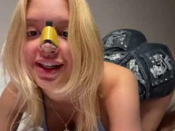 lesi_moonie chaturbate stream image, 31.08.2026 17:10