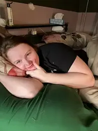 GingerSnap33 stripchat stream image