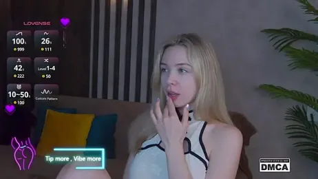 Holl1Would stripchat stream image