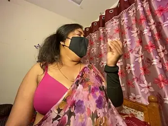 LouleyRanii stripchat stream image