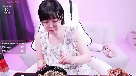 choiyuee stripchat stream image