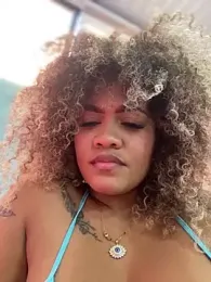 riri_brunnete stripchat stream image