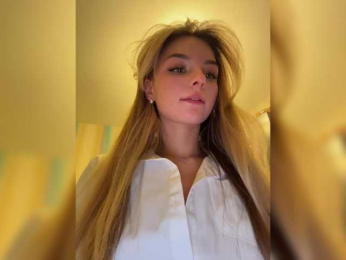 ilittleheart bongacams stream image