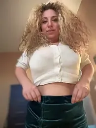 miamellycious stripchat stream image