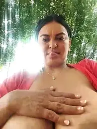 Horny-Mommy-Dirty stripchat stream image