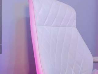 akura011 camsoda stream image