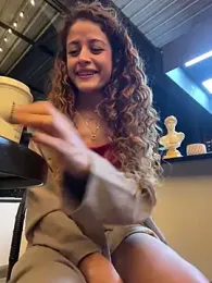 alana15 stripchat stream image