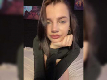 StrawberryGirl bongacams stream image