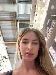 EvieEvans stripchat stream image