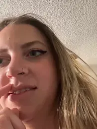 molly_witha_chance stripchat stream image