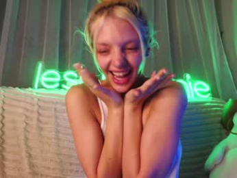 lesi_moonie chaturbate stream image