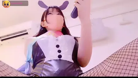 maii- stripchat stream image