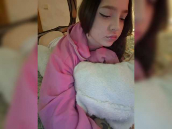 LittleDelora bongacams stream image