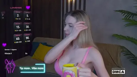 Holl1Would stripchat stream image