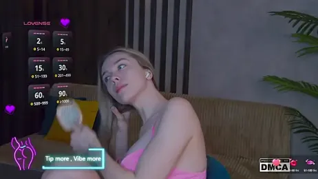 Holl1Would stripchat stream image