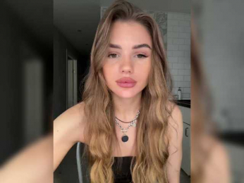 SweetyMia bongacams stream image