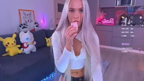 mikkixmeow stripchat stream image