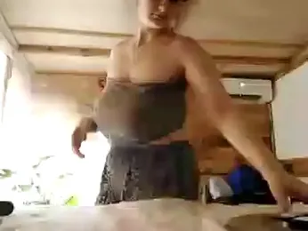 Snowbunnycake_131 stripchat stream image