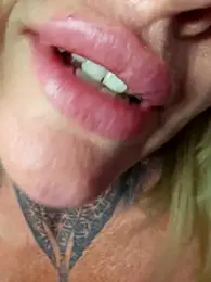 YourMommyBlair stripchat stream image