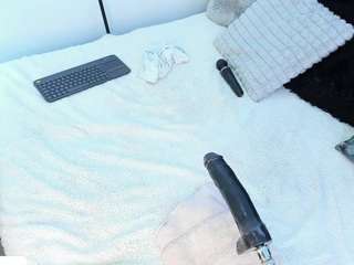 angie-roses camsoda stream image