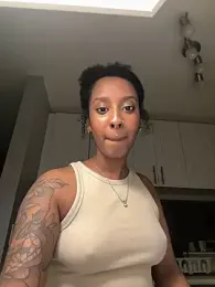 Your_Paris stripchat stream image