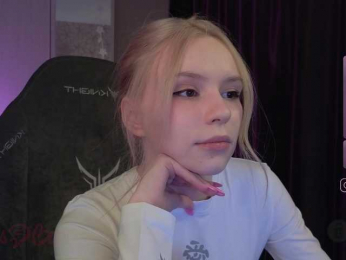 fymryn bongacams stream image