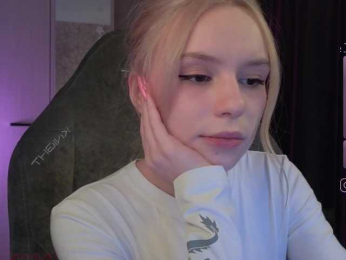 fymryn bongacams stream image